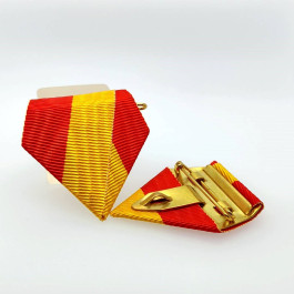 Ordensdreieck in der Farbe rot-goldgelb (Voder-/Rückansicht)